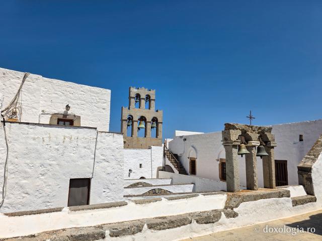 Mănăstirea „Sfântul Ioan Teologul” din Insula Patmos, considerată cea mai importantă mănăstire de la Marea Egee / Foto: Magda Buftea Mănăstirea „Sfântul Ioan Teologul” din Insula Patmos, considerată cea mai importantă mănăstire de la Marea Egee