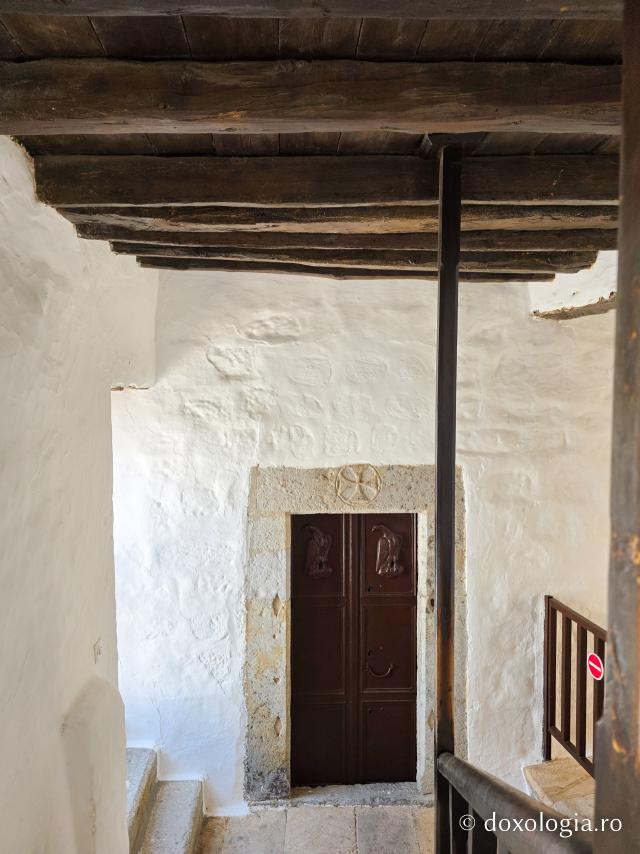 Mănăstirea „Sfântul Ioan Teologul” din Insula Patmos, considerată cea mai importantă mănăstire de la Marea Egee / Foto: Magda Buftea Mănăstirea „Sfântul Ioan Teologul” din Insula Patmos, considerată cea mai importantă mănăstire de la Marea Egee