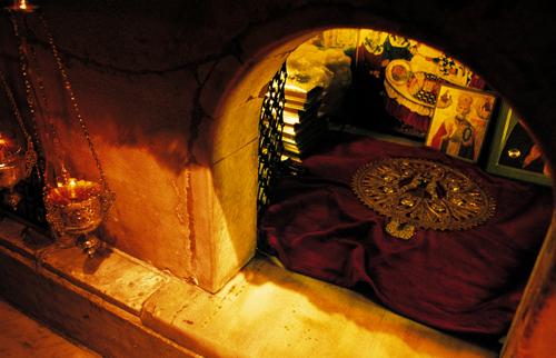 (Foto) Pelerin la moaștele Sfântului Ierarh Nicolae