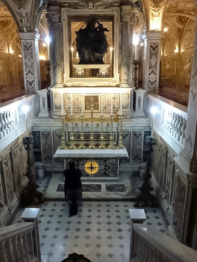 Cripta cu moaștele Sfântului Apostol și Evanghelist Matei