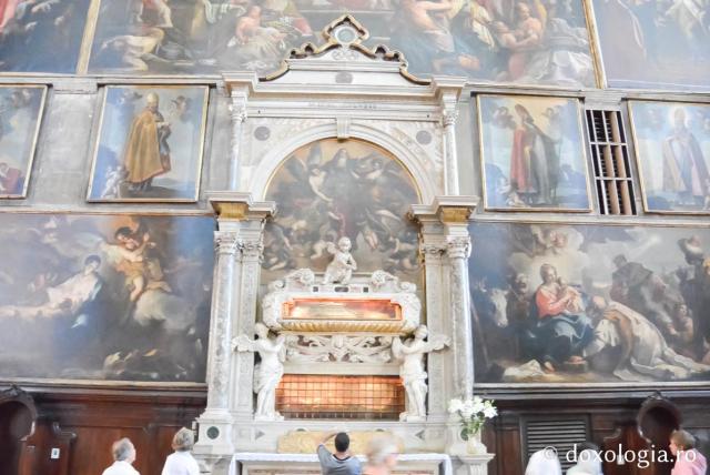Moaștele întregi ale Sfântului Ierarh Atanasie și ale Sfântului Proroc Zaharia – Biserica San Zacharia din Veneția
