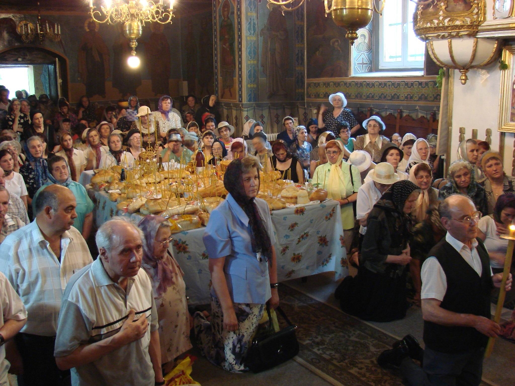 Preoţii sunt îndemnaţi să intensifice programul liturgic în Postul Mare