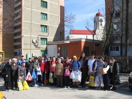 Școala „Bogdan Petriceicu Hasdeu“ din Iași a derulat Proiectul „Să adoptăm bunici“
