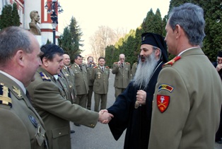 IPS Teofan a vizitat Brigada 15 Mecanizată „Podu Înalt“