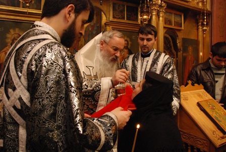 IPS Serafim a slujit în paraclisul Facultății de Teologie din Iași