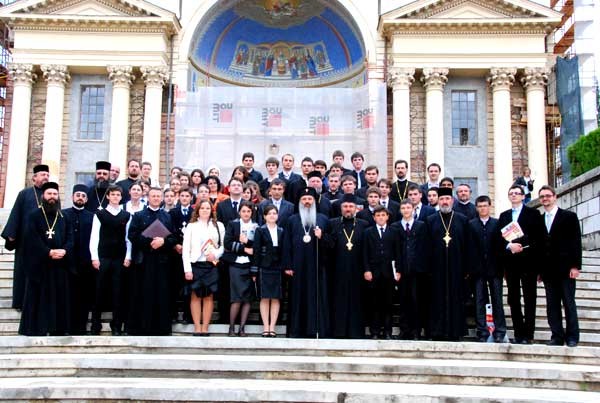 „Mulțumim lui Dumnezeu că ne-a dat șansa să-L cunoaștem încă de pe băncile școlii“