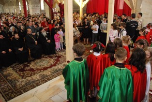 „Micii misionari ai Bisericii“ au mărturisit Învierea la Biserica „Sf. Nectarie“