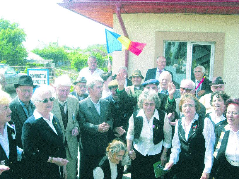 Veterani români din Republica Moldova, în țara mamă după 65 de ani Veterani români din Republica Moldova, în țara mamă după 65 de ani