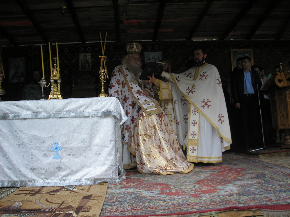 Mănăstirea Lacuri și-a serbat cel de-al doilea hram Mănăstirea Lacuri și-a serbat cel de-al doilea hram