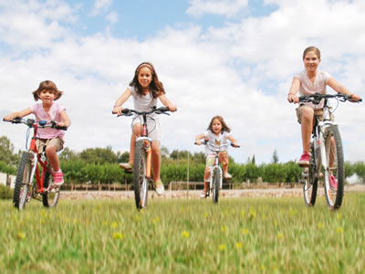 Pelerinaj cu bicicleta de la Biserica Toma Cozma la Mănăstirea Bucium - pentru o lume mai curată Pelerinaj cu bicicleta de la Biserica Toma Cozma la Mănăstirea Bucium - pentru o lume mai curată