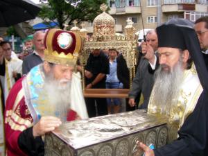 Procesiune la Fălticeni cu moaștele Sfântului Pantelimon