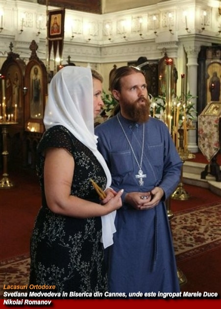 Svetlana Medvedeva în Biserica din Cannes, unde este îngropat Marele Duce Nikolai Romanov