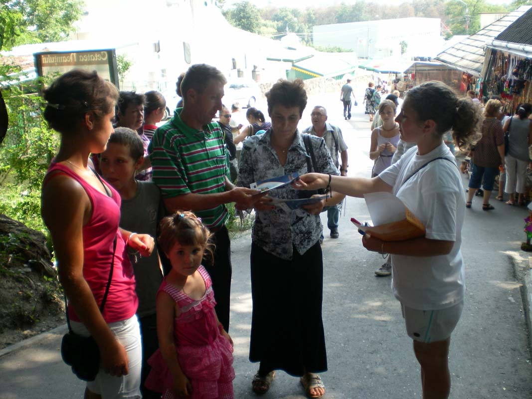 Activitate de voluntariat la Târgu Neamț Activitate de voluntariat la Târgu Neamț