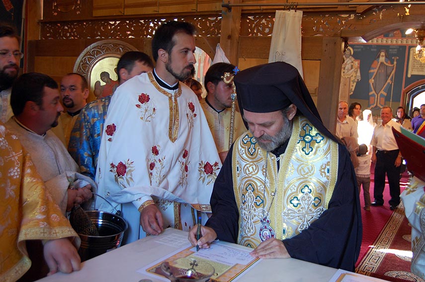 Resfințirea bisericii parohiale de la Dămuc