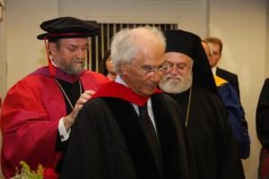 Renumitul Prof. Dr. Christos Yannaras din Atena, în New York - &quot;Doctor Honoris Causa&quot;