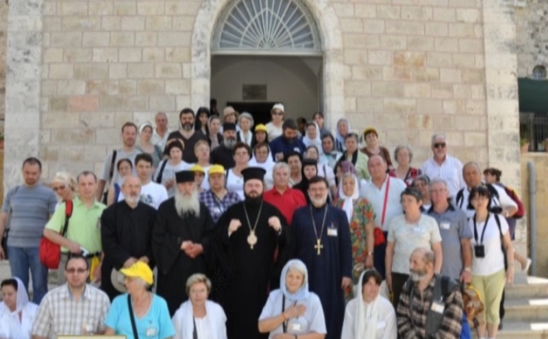 Un grup de batrâni de la Căminul “Sfânta Parascheva” au devenit &quot;pelerinii Unirii&quot;