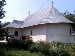 A fost resfințită Biserica „Sfinții Arhangheli“ din parohia Cucuteni A fost resfințită Biserica „Sfinții Arhangheli“ din parohia Cucuteni