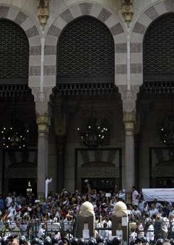 Fundamentalismul islamic în creștere în Egipt. Guvernul suspendă 12 canale TV Nilesat