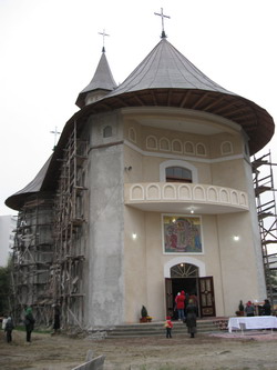 Martiriul Sfântului Apostol Toma, cinstit în două biserici ieșene Martiriul Sfântului Apostol Toma, cinstit în două biserici ieșene