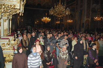 Priveghere și Sfânta Liturghie în miezul nopții (2010)