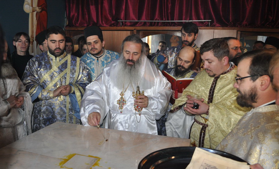 Înalt Preasfințitul Teofan a sfințit biserica parohială din Pancu