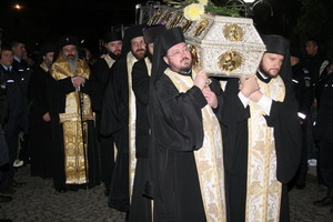 Procesiune cu moaștele Sfintei Parascheva și Sfântului Maxim (2010) Procesiune cu moaștele Sfintei Parascheva și Sfântului Maxim (2010)