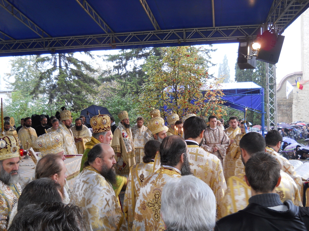 Cronica unei sfințiri