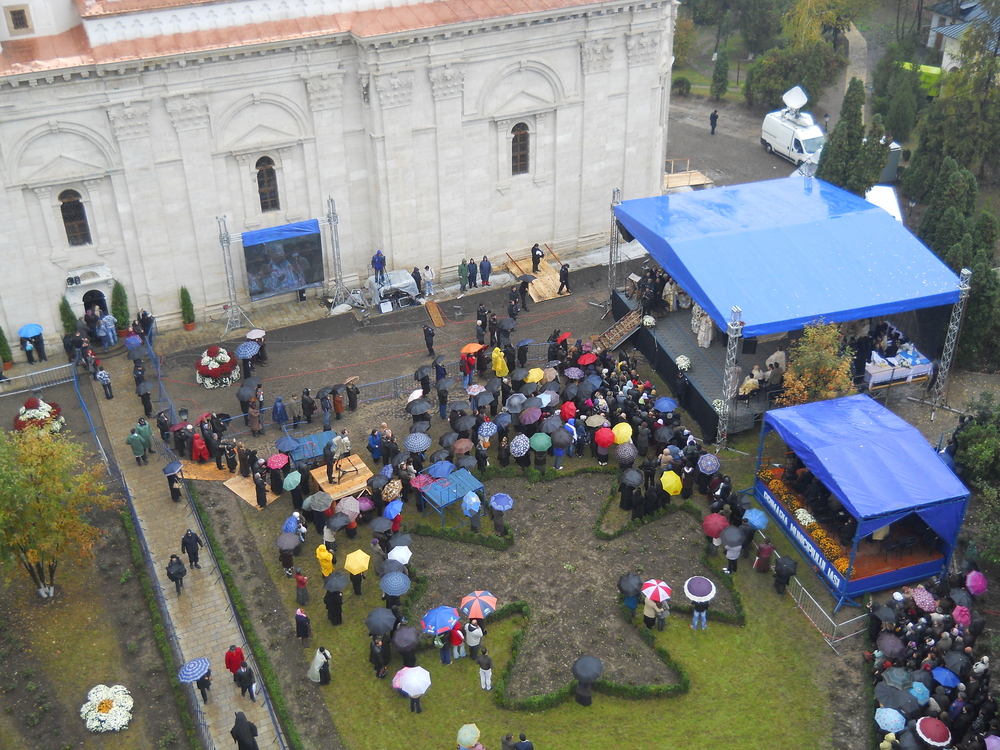 Cronica unei sfințiri