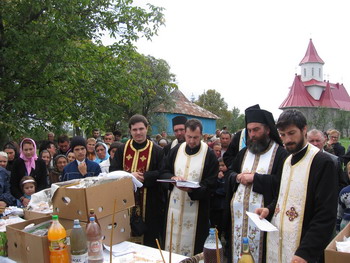 Moaștele Sfântului Ioan Iacob de la Neamț în parohia Frenciugi - Pelerinaj pentru întărirea credinței Moaștele Sfântului Ioan Iacob de la Neamț în parohia Frenciugi - Pelerinaj pentru întărirea credinței