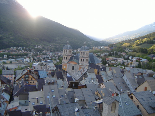 Descoperirea unor rămășițe umane pe locul unei foste mănăstiri franciscane din Briancon