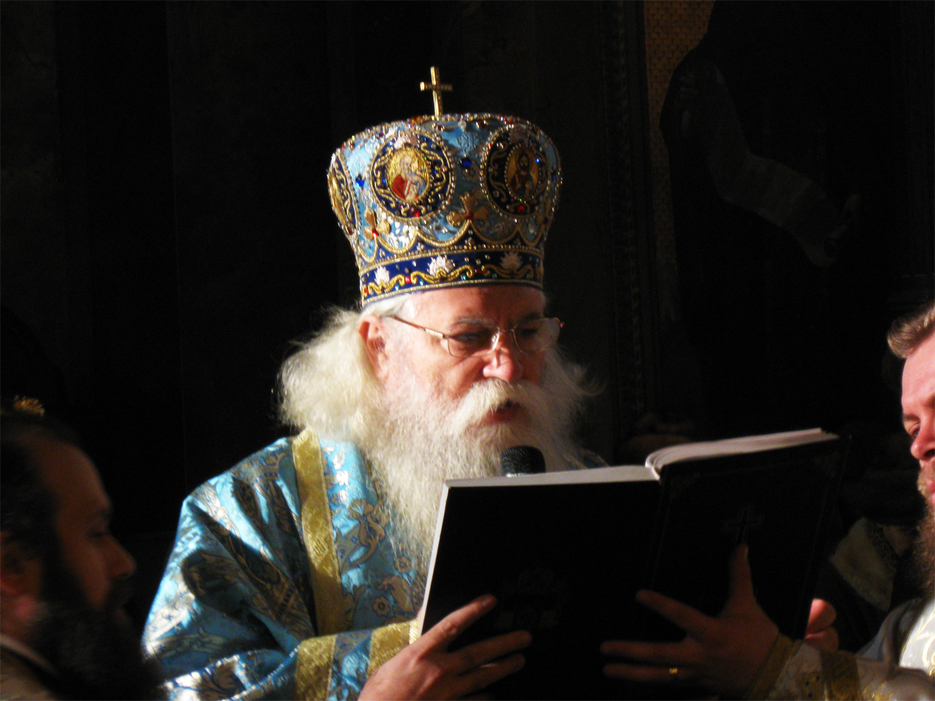 PS Calinic Botoșăneanul împlinește astăzi 53 de ani