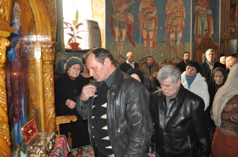 Nemțenii se închină la moaștele Sfântului Apostol Andrei