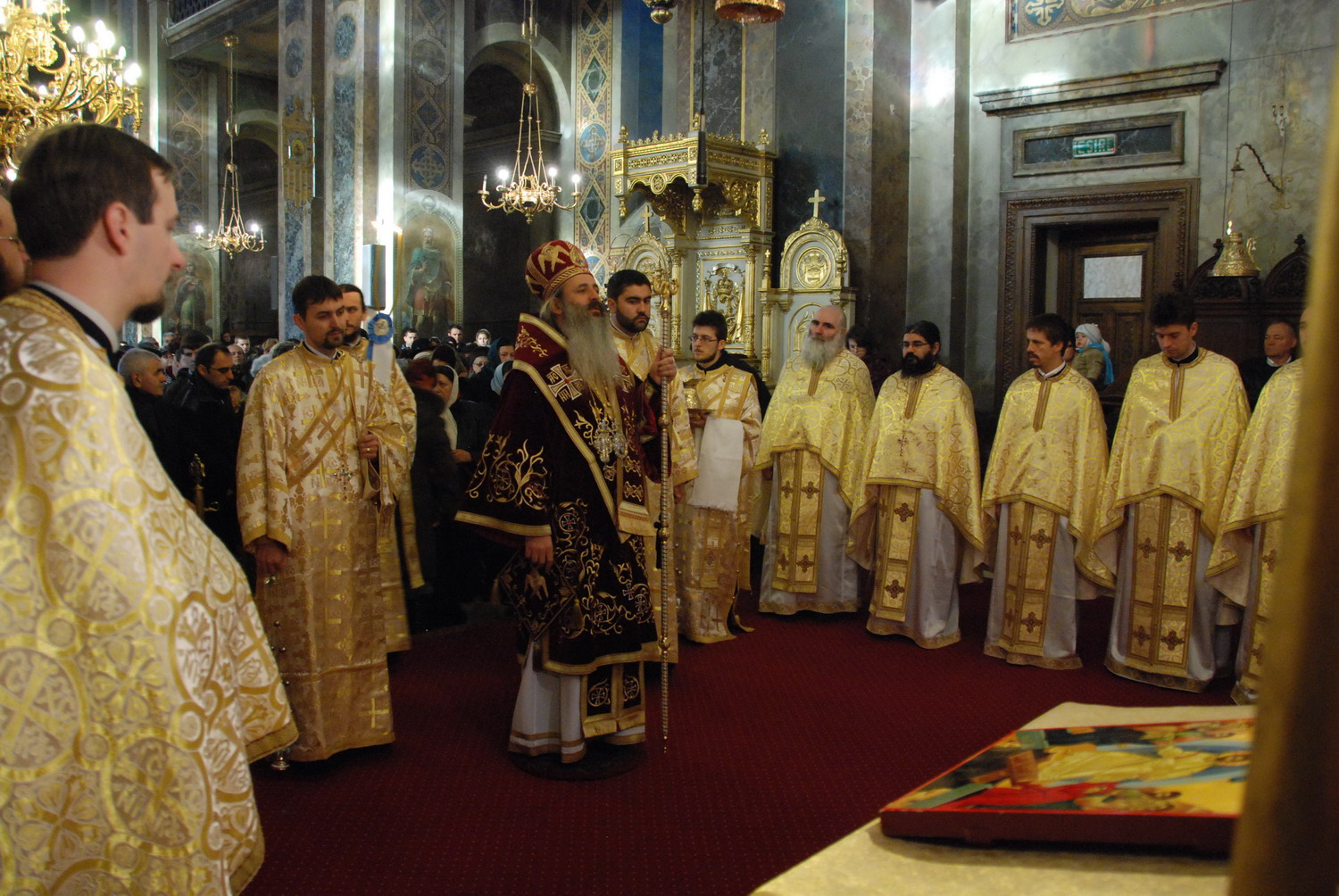 &quot;Să ne îmbrăcăm în haină de mag pentru a ne îndrepta spre peștera din Betleem&quot;