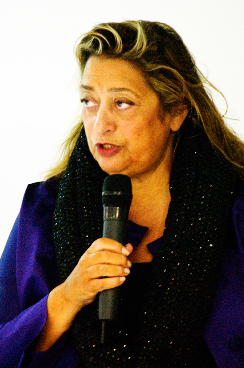 Arhitecta Zaha Hadid vrea să ofere Atenei o… moschee