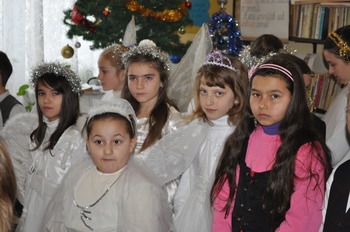 Moș Crăciun a venit anul acesta și la elevii Școlii din Perieni Moș Crăciun a venit anul acesta și la elevii Școlii din Perieni