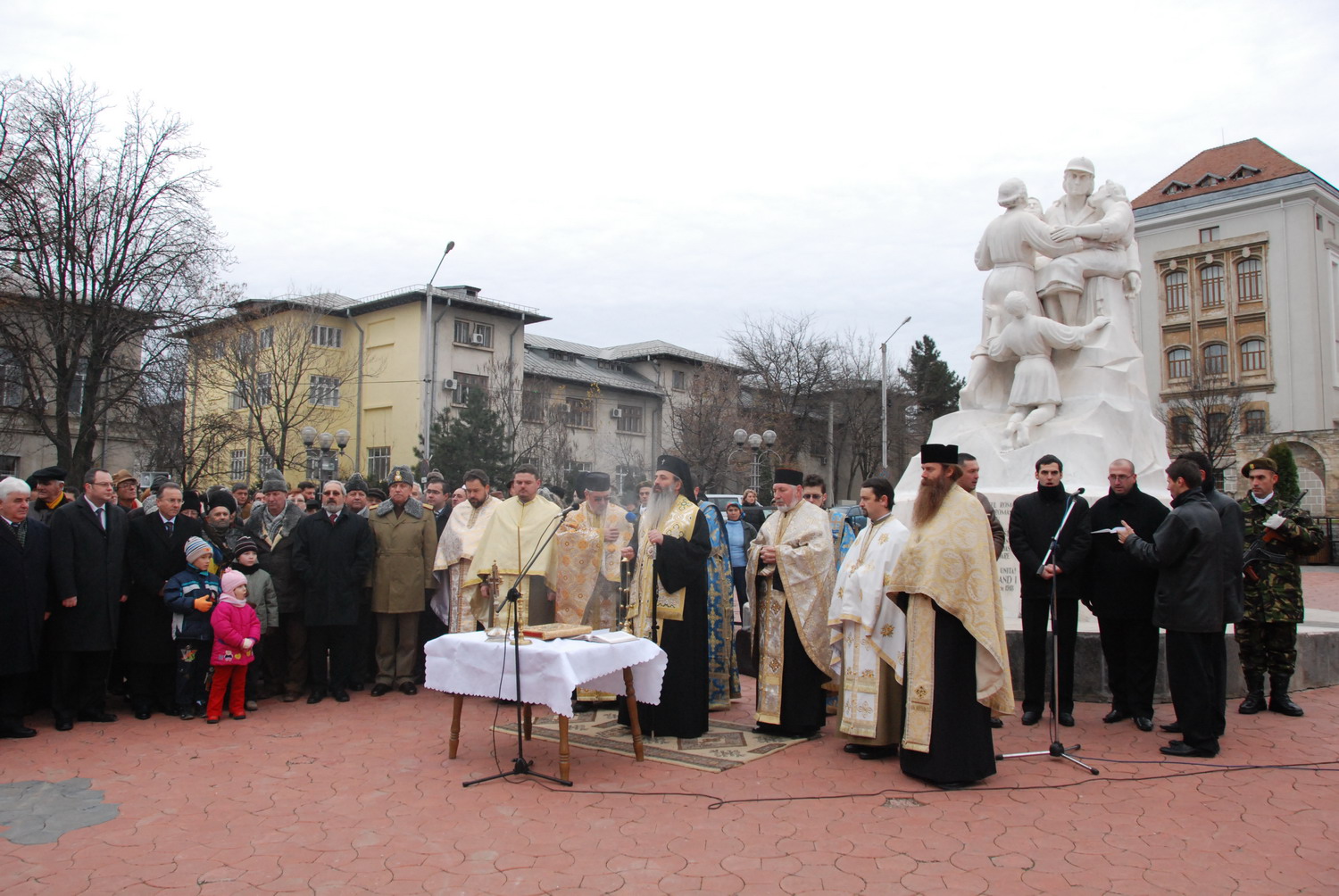 &quot;Să-I mulțumim lui Dumnezeu pentru anul cel mai frumos din istoria poporului român&quot;