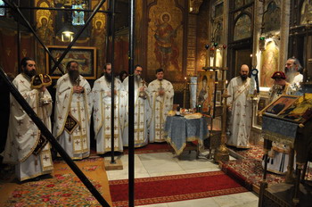 Slujbă arhierească la Mănăstirea “Sfinții Trei Ierarhi” din Iași Slujbă arhierească la Mănăstirea “Sfinții Trei Ierarhi” din Iași