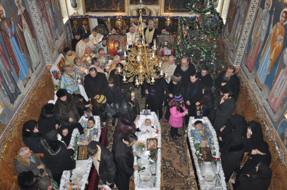 Trei membri ai familiei Mihoc, “chemați la Liturghia cea cerească”