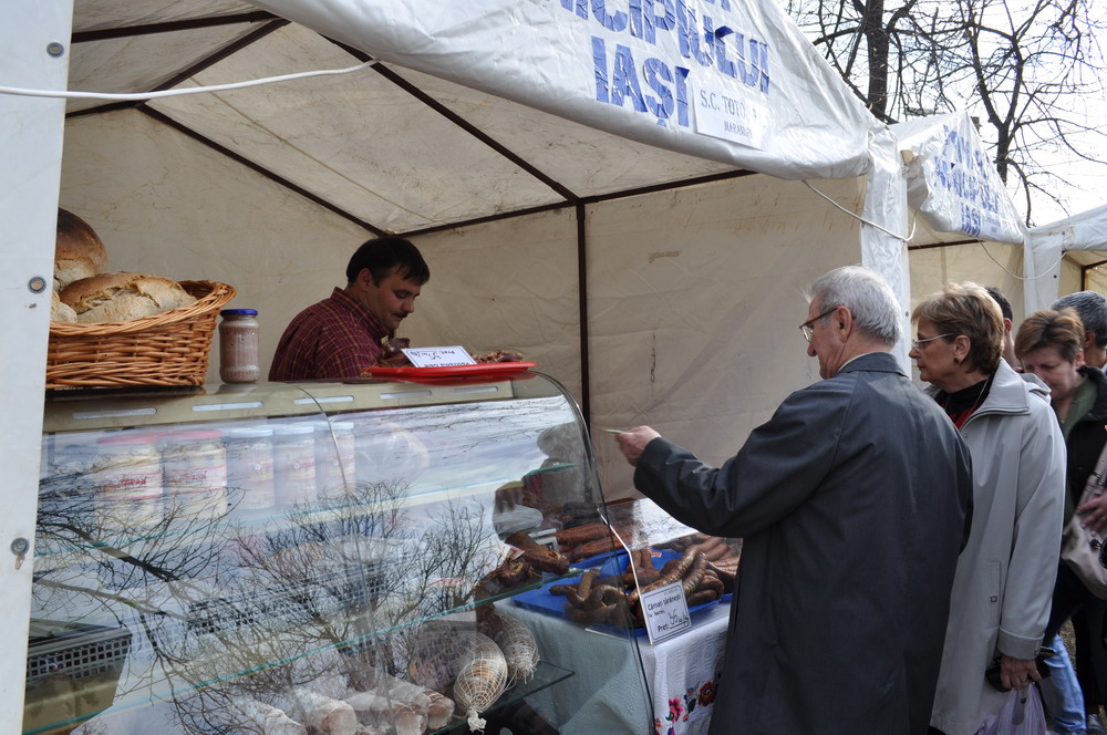 Preparate ecologice specifice Crăciunului la parohia Toma Cozma