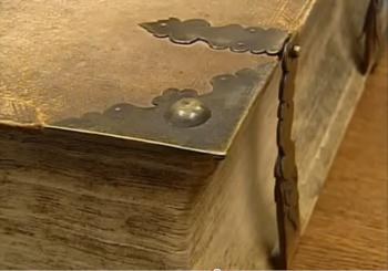 O Biblie veche de 340 de ani a fost descoperită într-o biserică luterană din Wisconsin