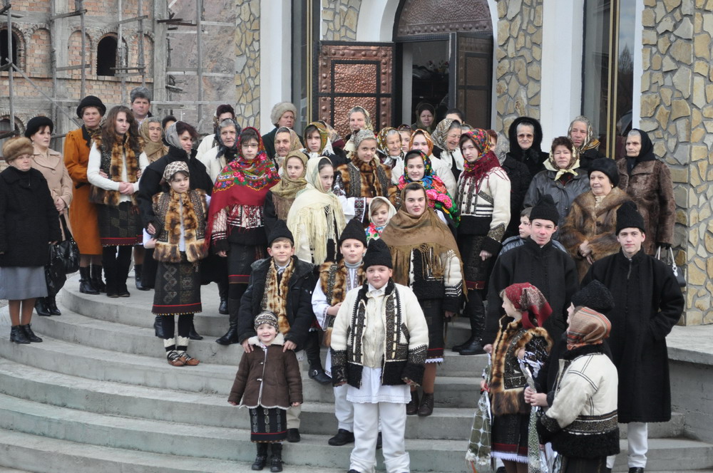 Mare sărbătoare la &quot;biserica tinerilor&quot; din Pojorâta II