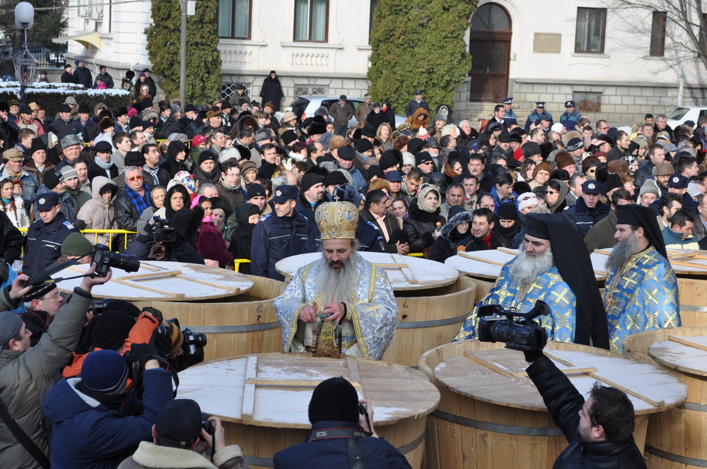 “Botezul Domnului prelungește marea taină care s-a petrecut la râul Iordanului”