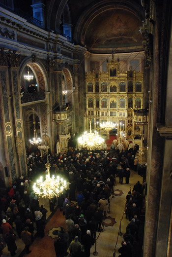 „Dumnezeu să ne dăruiască, de-a lungul acestui an, sentimentul prezenței Lui în orice clipă“