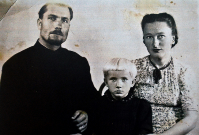 „Ca români, ar trebui să milităm mai mult pentru păstrarea tradiţiei“