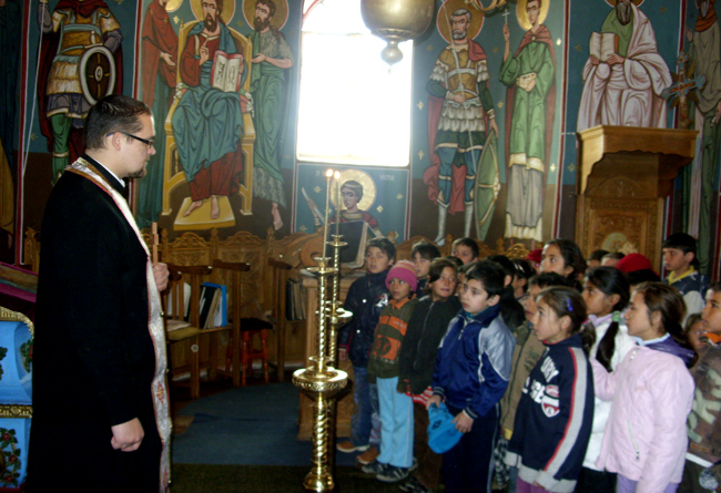 Parteneriat Şcoală-Biserică la Lungani