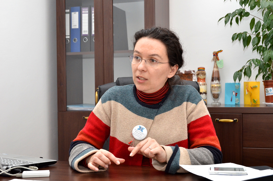 „Învăţăm copiii să atingă bucuria cunoaşterii şi cu inima“