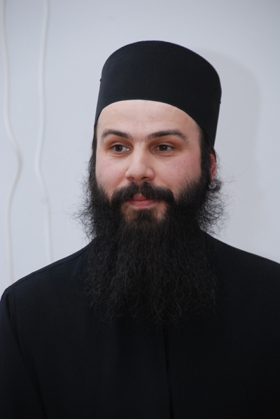 „Învăţăm copiii să atingă bucuria cunoaşterii şi cu inima“