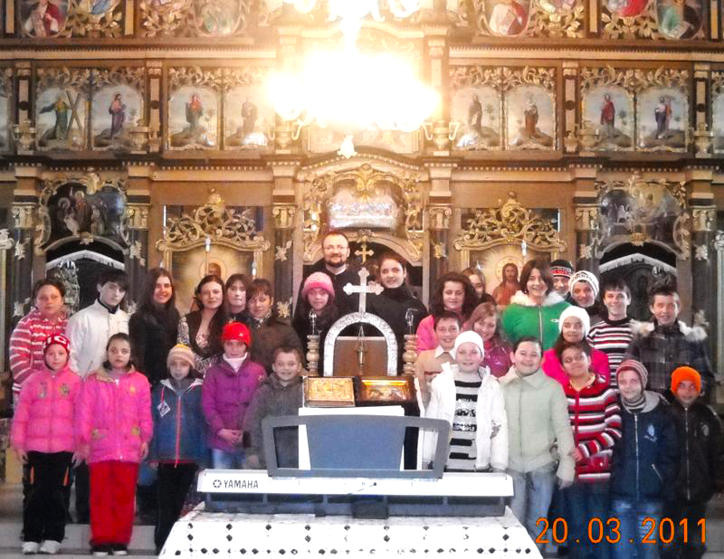 Lăudați copii pe Domnul! Lăudați copii pe Domnul!