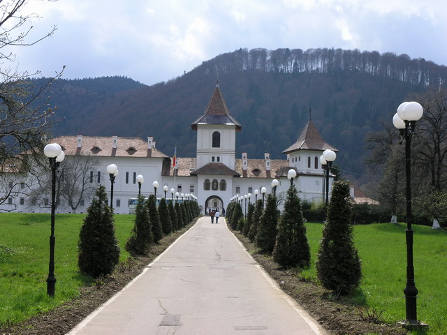 Conferinţa teologică Sfântul Duh - Sfinţenia Noastră, la Mănăstirea Sâmbăta de Sus