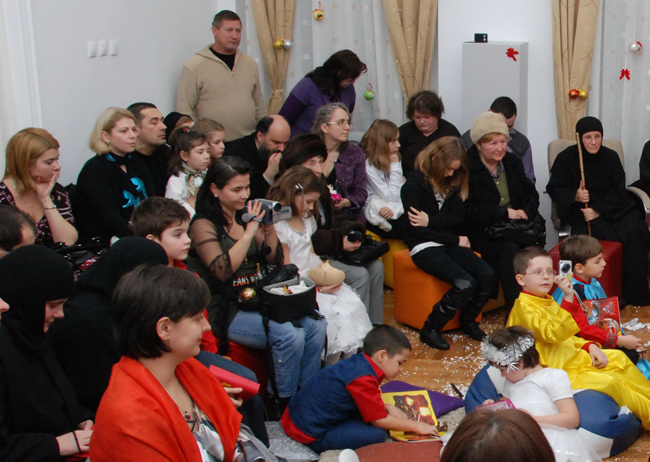 „Şcoala Părinţilor“ de la „Varlaam“, lecţia de cunoaştere a propriilor copii